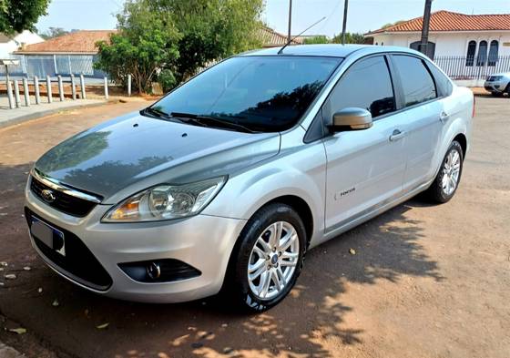 FORD FOCUS 1.6 GLX SEDAN 16V FLEX 4P MANUAL FORD FOCUS 1.6 GLX SEDAN 16V FLEX 4P MANUAL